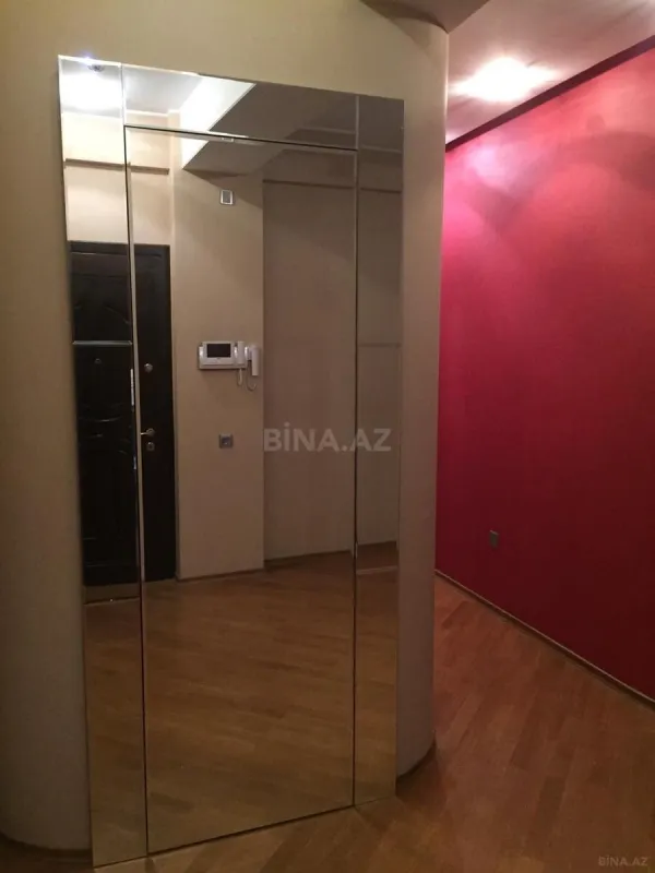 Kirayə verilir 4 otaqlı mənzil 180 m²