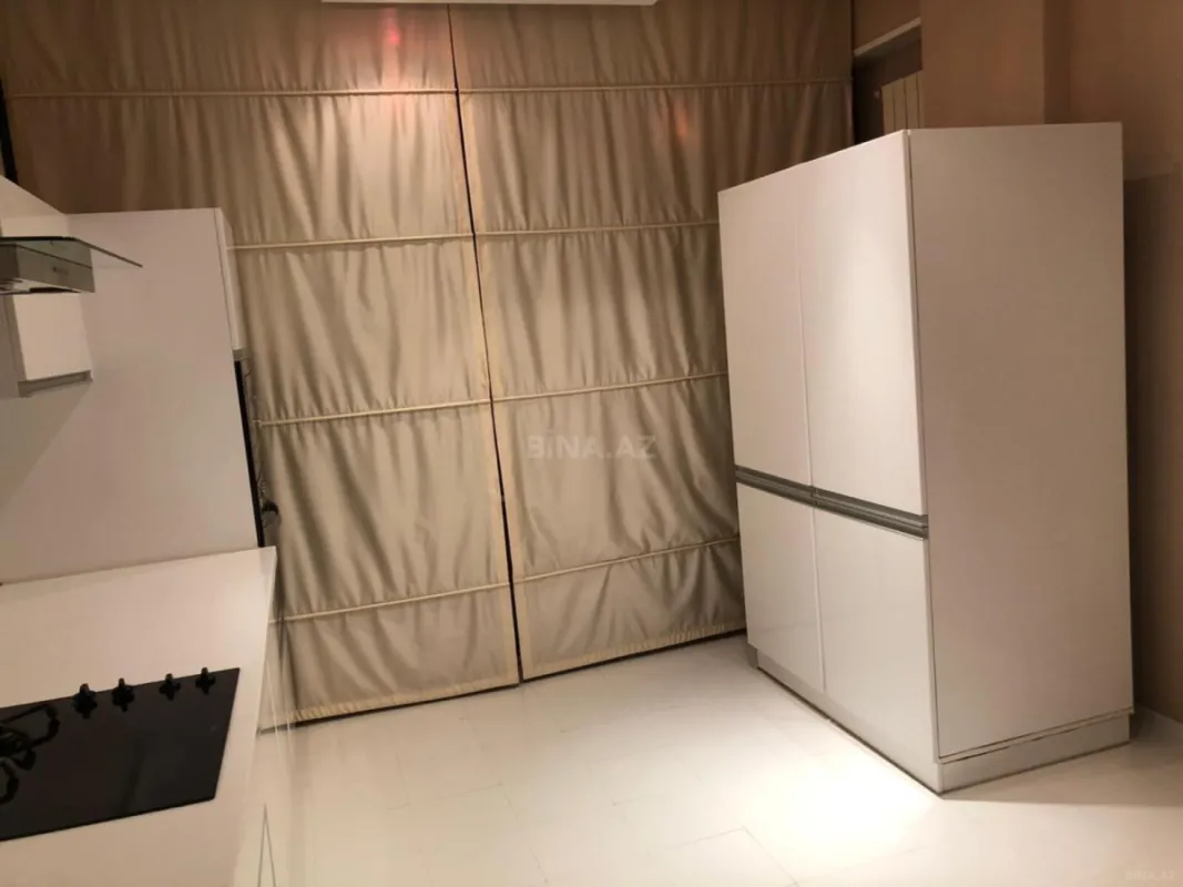 Kirayə verilir 4 otaqlı mənzil 180 m²