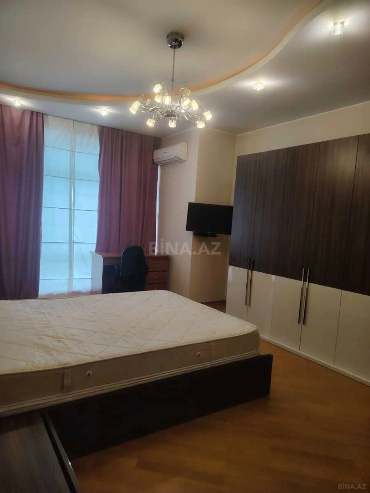 Kirayə verilir 4 otaqlı mənzil 180 m²