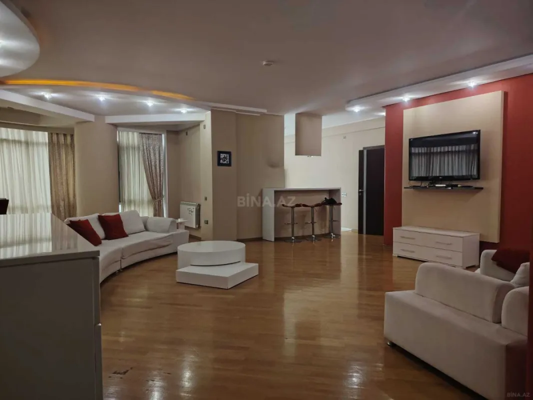 Kirayə verilir 4 otaqlı mənzil 180 m²