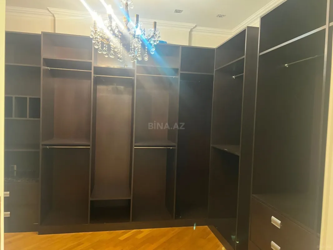 Kirayə verilir 4 otaqlı mənzil 170 m²