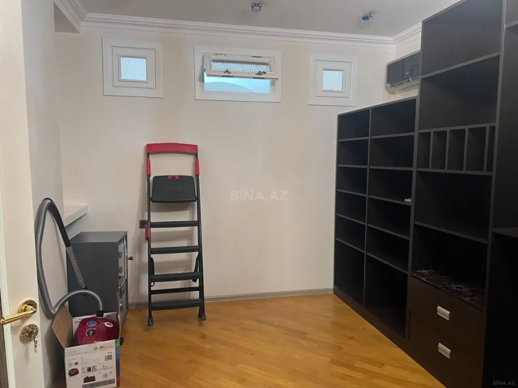 Kirayə verilir 4 otaqlı mənzil 170 m²