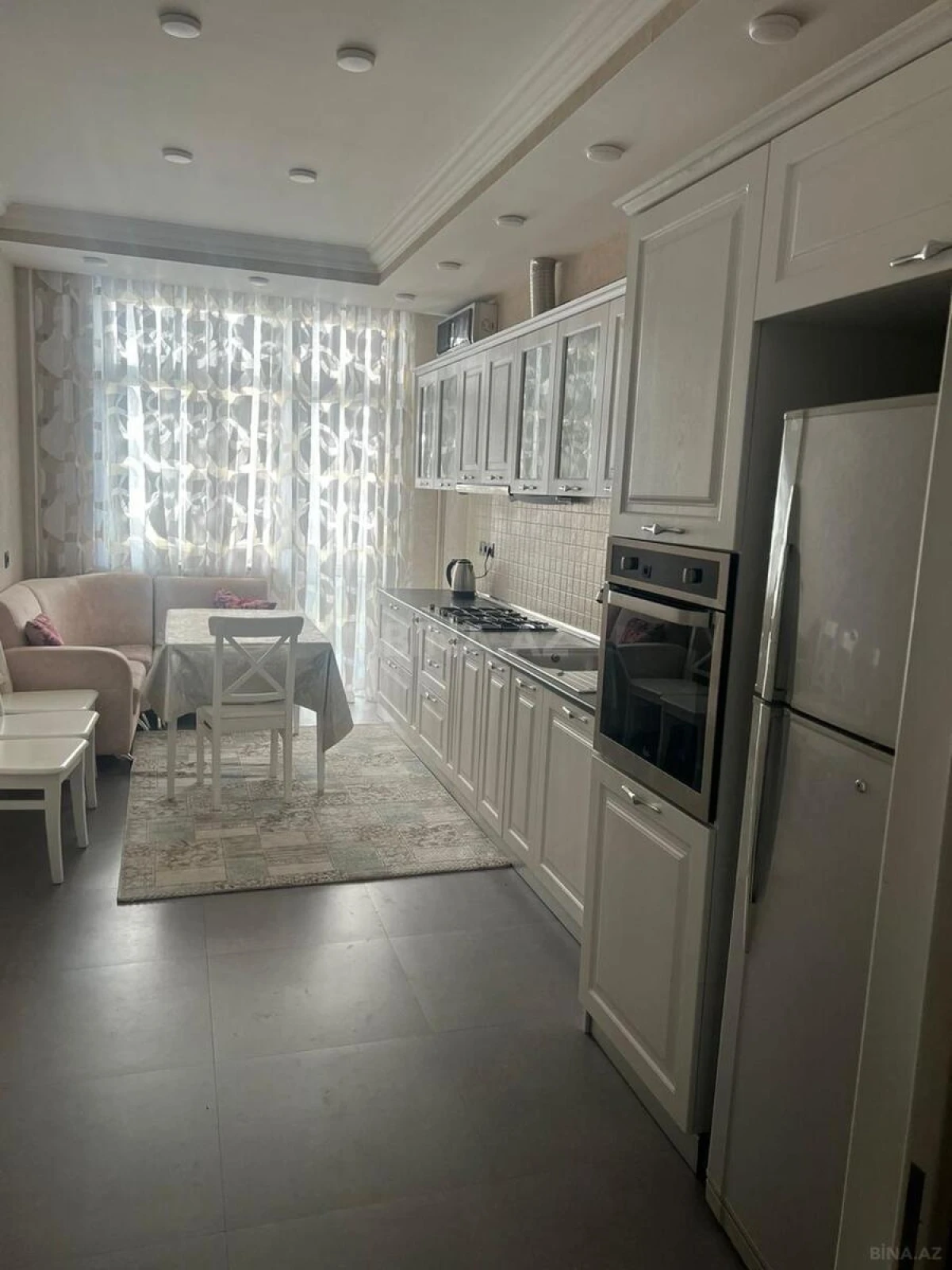 Kirayə verilir 4 otaqlı mənzil 170 m²