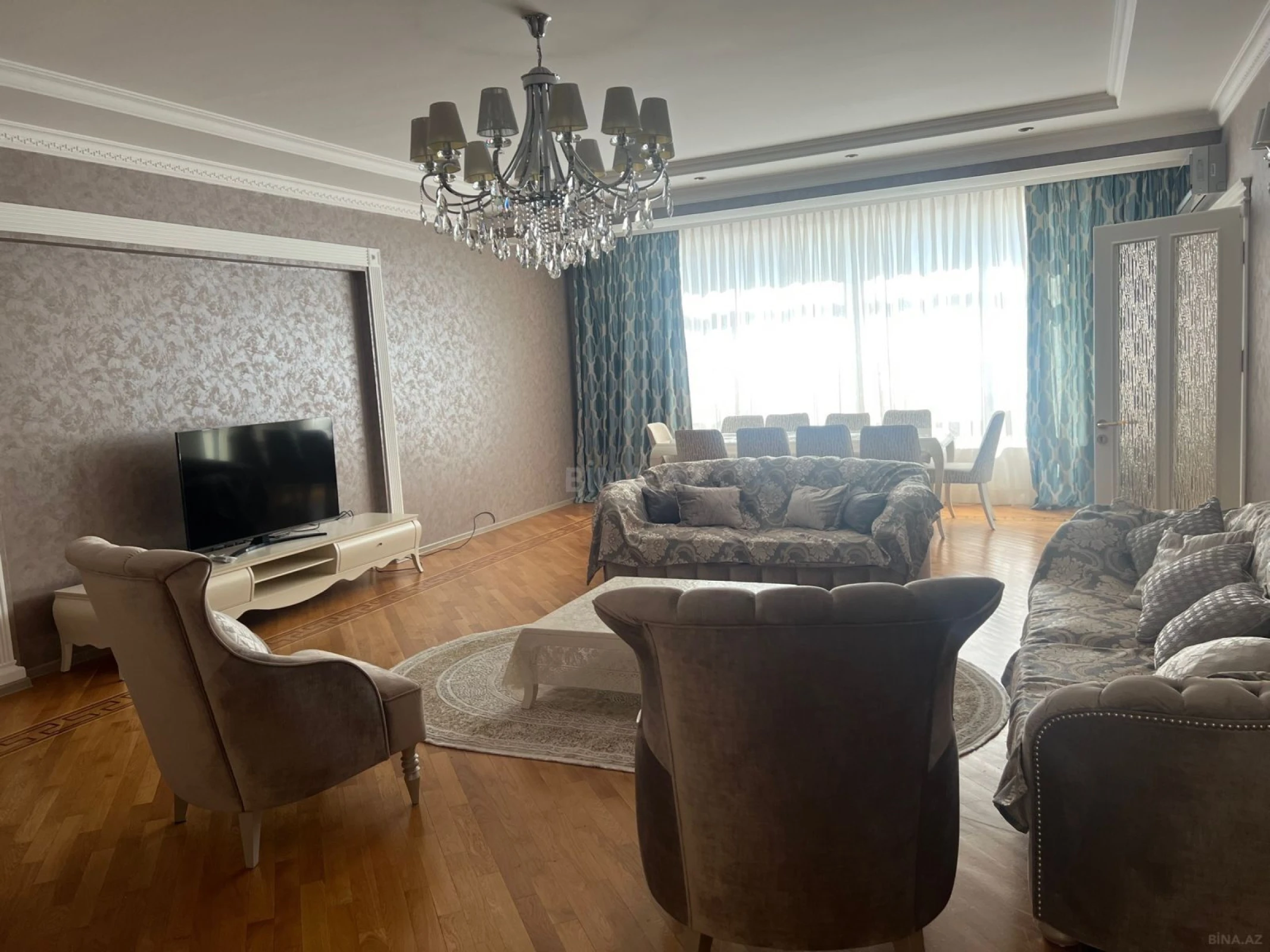 Kirayə verilir 4 otaqlı mənzil 170 m²