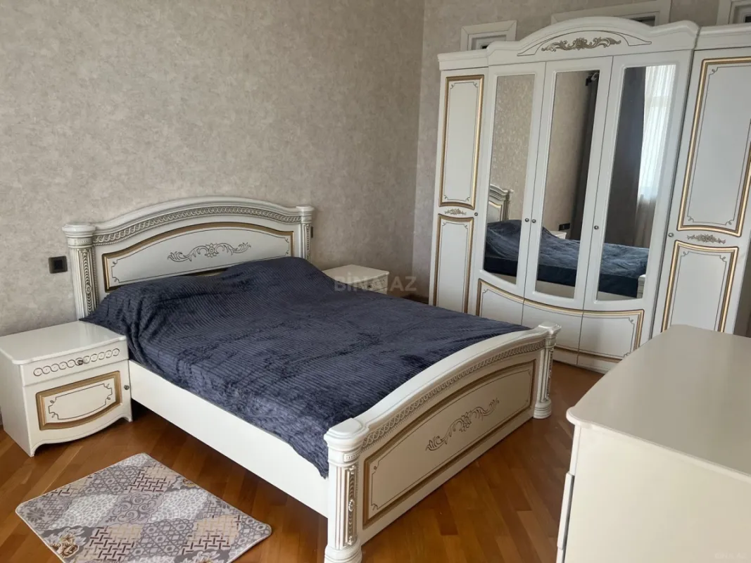 Kirayə verilir 4 otaqlı mənzil 170 m²