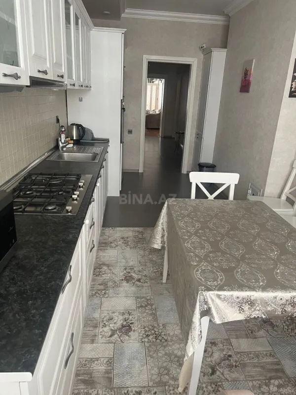 Kirayə verilir 4 otaqlı mənzil 170 m²