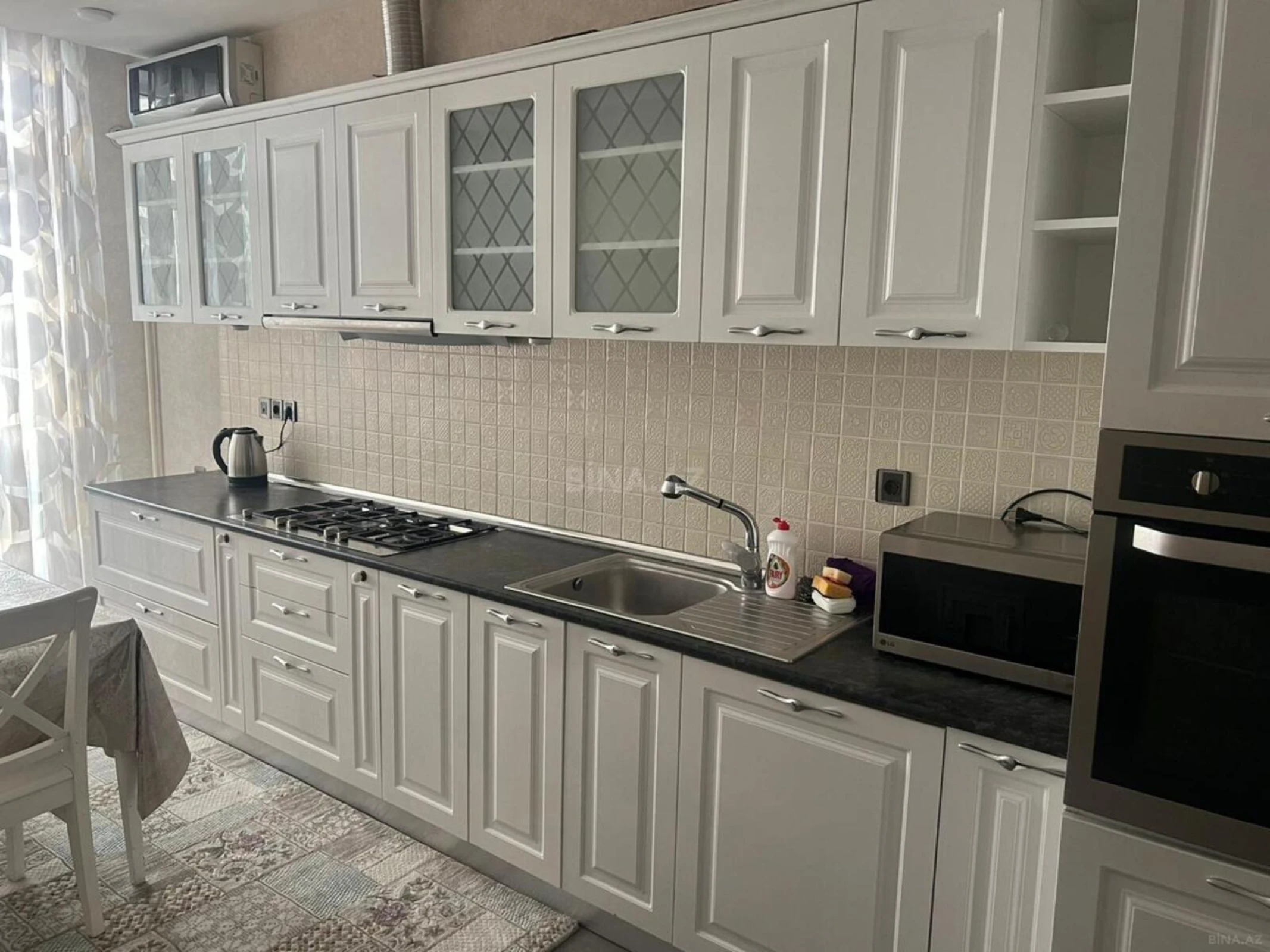 Kirayə verilir 4 otaqlı mənzil 170 m²