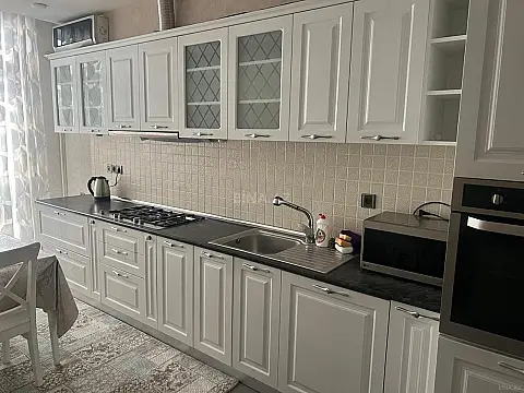 Kirayə verilir 4 otaqlı mənzil 170 m²