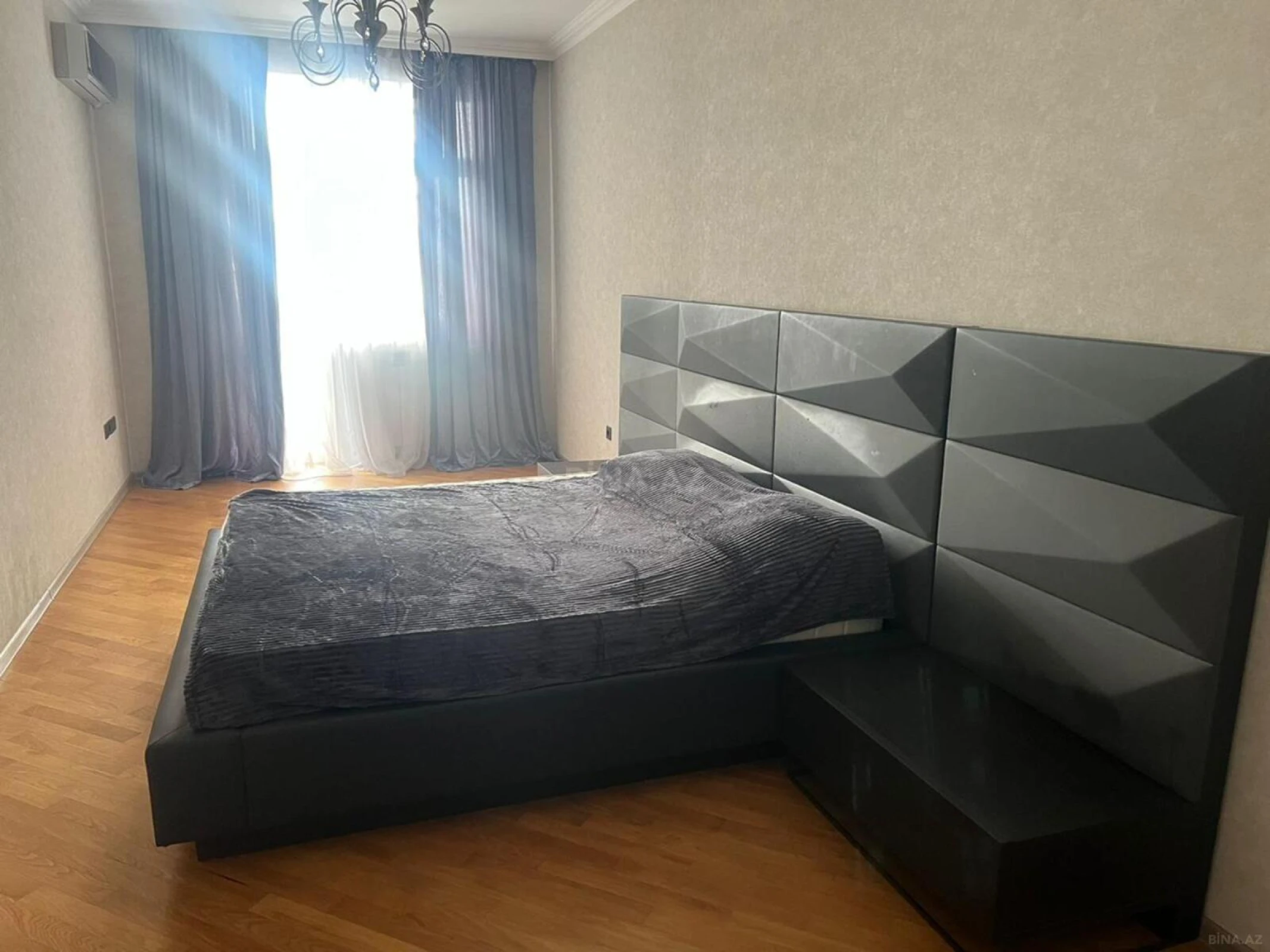 Kirayə verilir 4 otaqlı mənzil 170 m²
