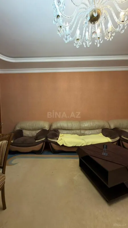 Satılır 3 otaqlı mənzil 160 m²