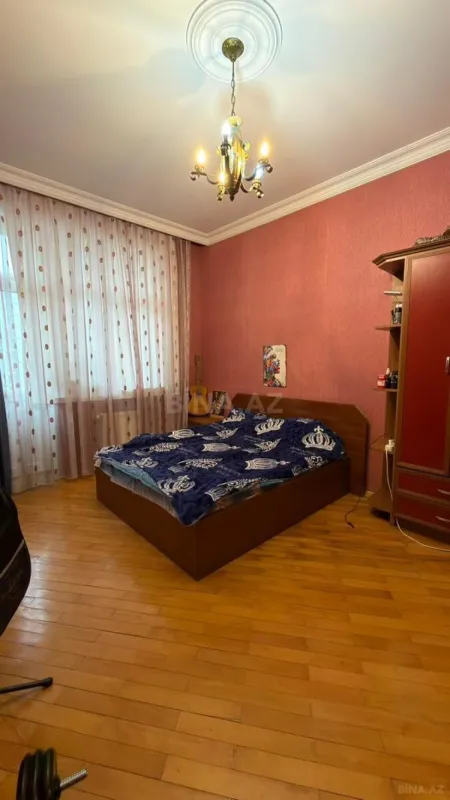 Satılır 3 otaqlı mənzil 160 m²