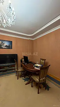Satılır 3 otaqlı mənzil 160 m²