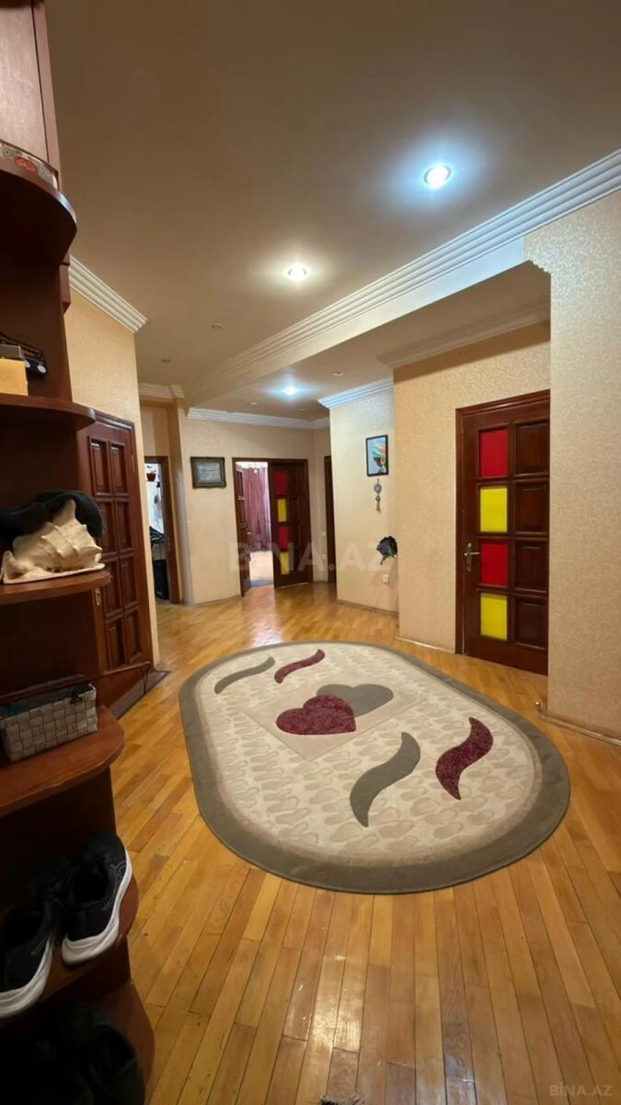 Satılır 3 otaqlı mənzil 160 m²