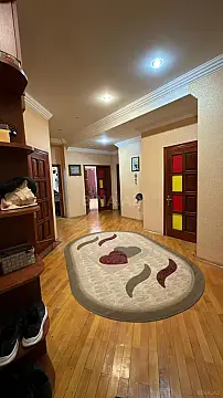 Satılır 3 otaqlı mənzil 160 m²