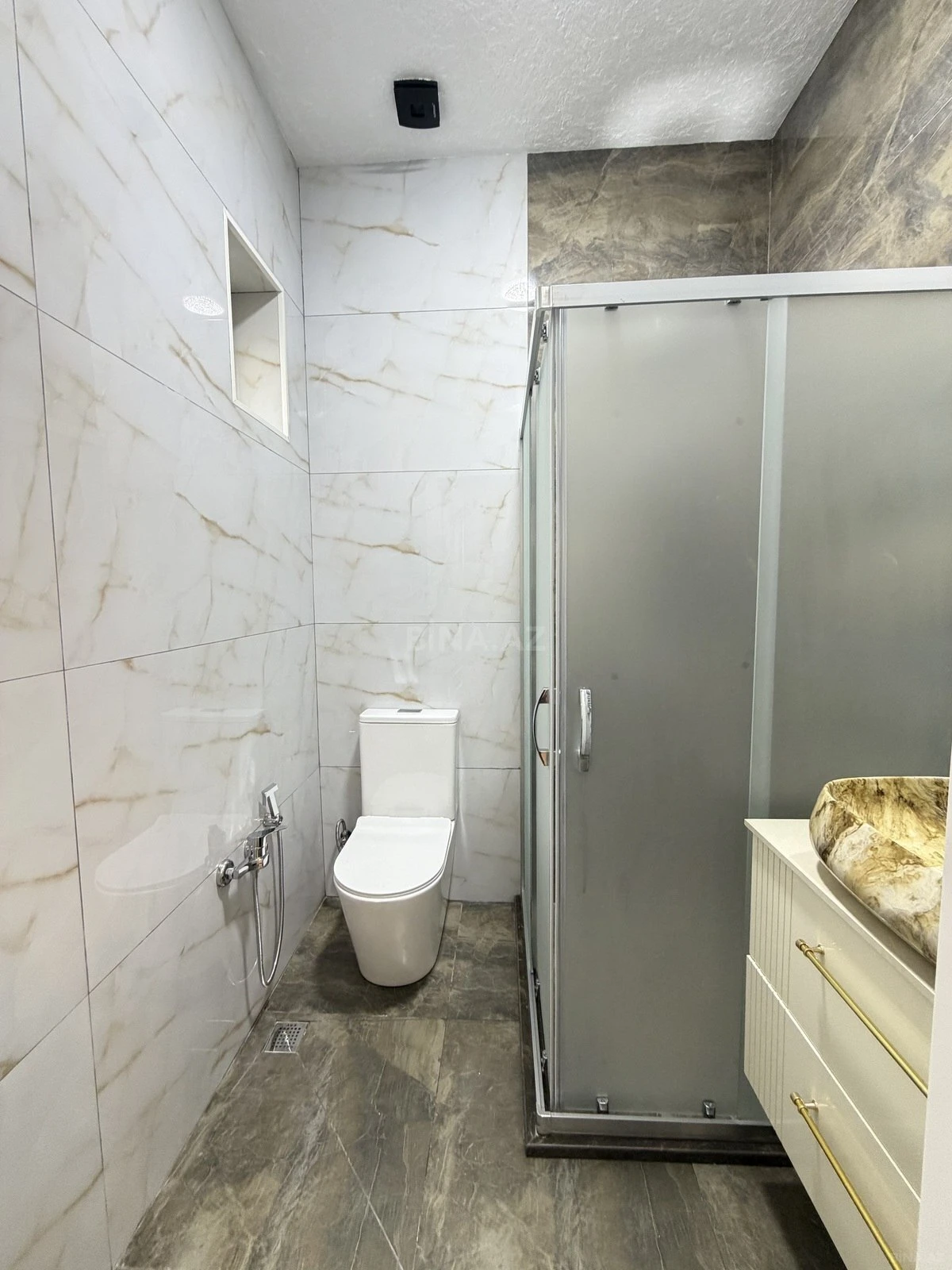 Satılır 4 otaqlı həyət evi 180 m²