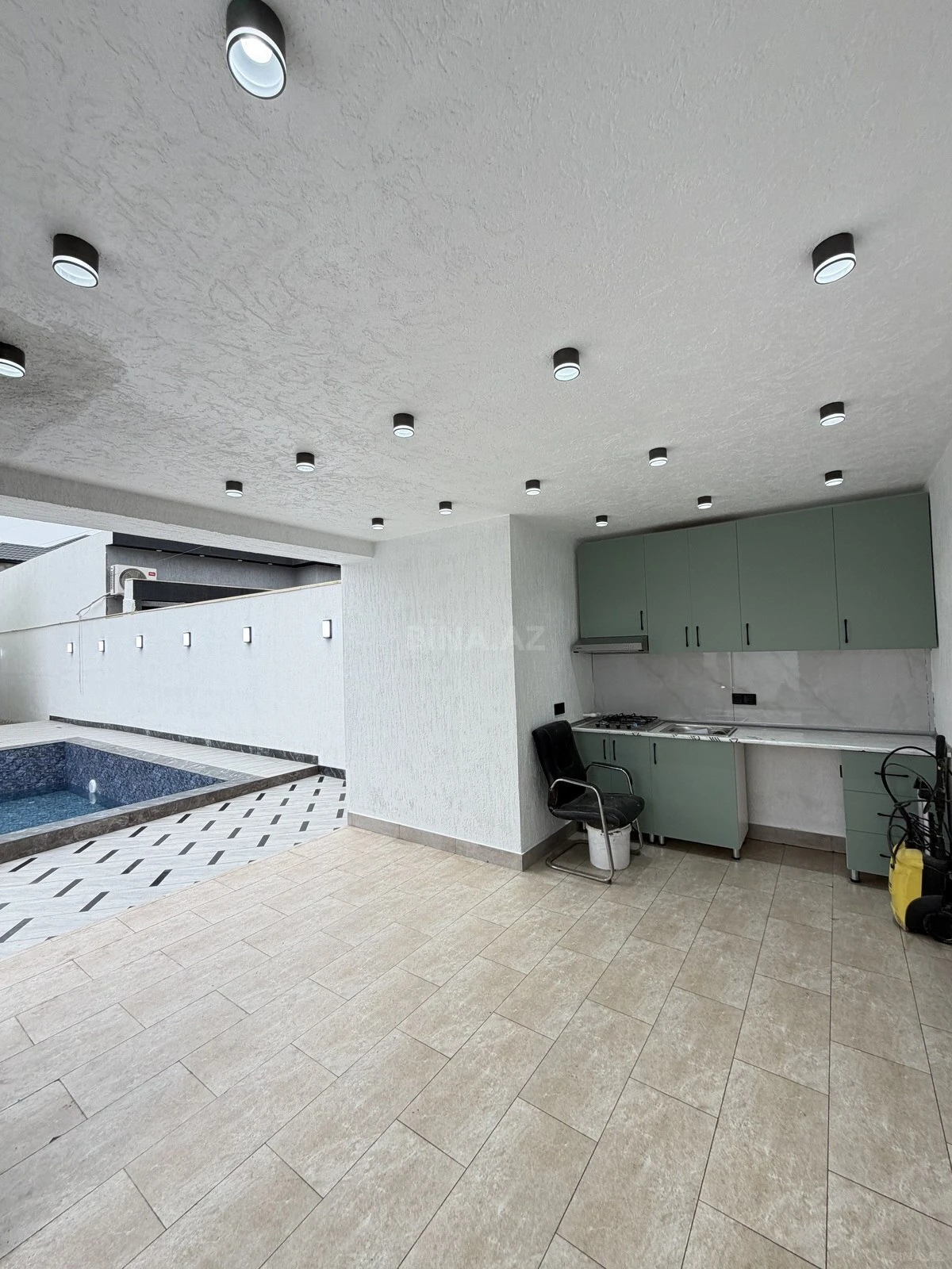 Satılır 4 otaqlı həyət evi 180 m²