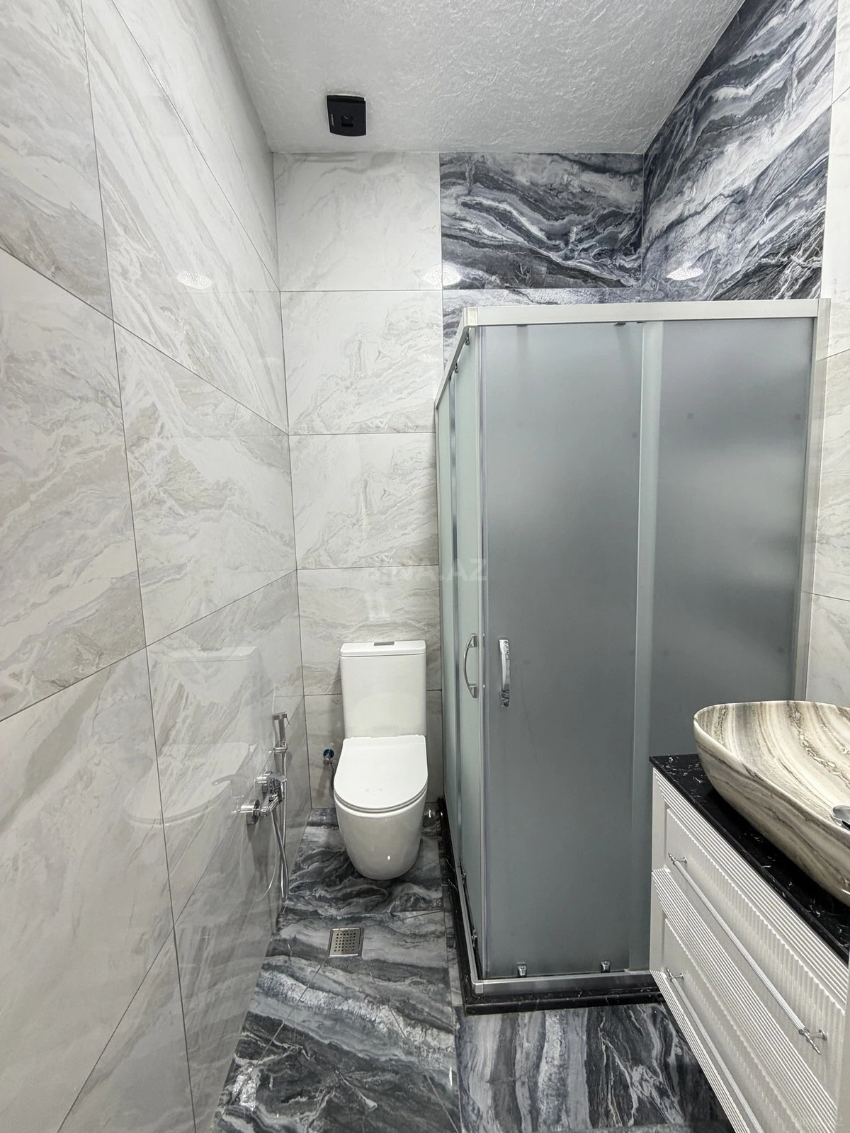 Satılır 4 otaqlı həyət evi 180 m²