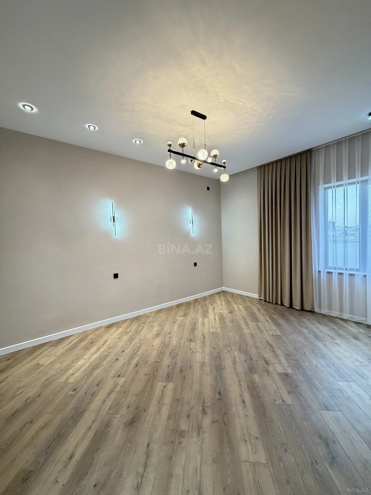 Satılır 4 otaqlı həyət evi 180 m²