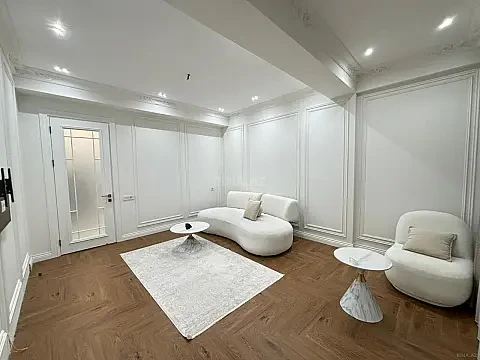 Satılır 4 otaqlı mənzil 140 m² — Bakı 4 otaq 140.00 m²