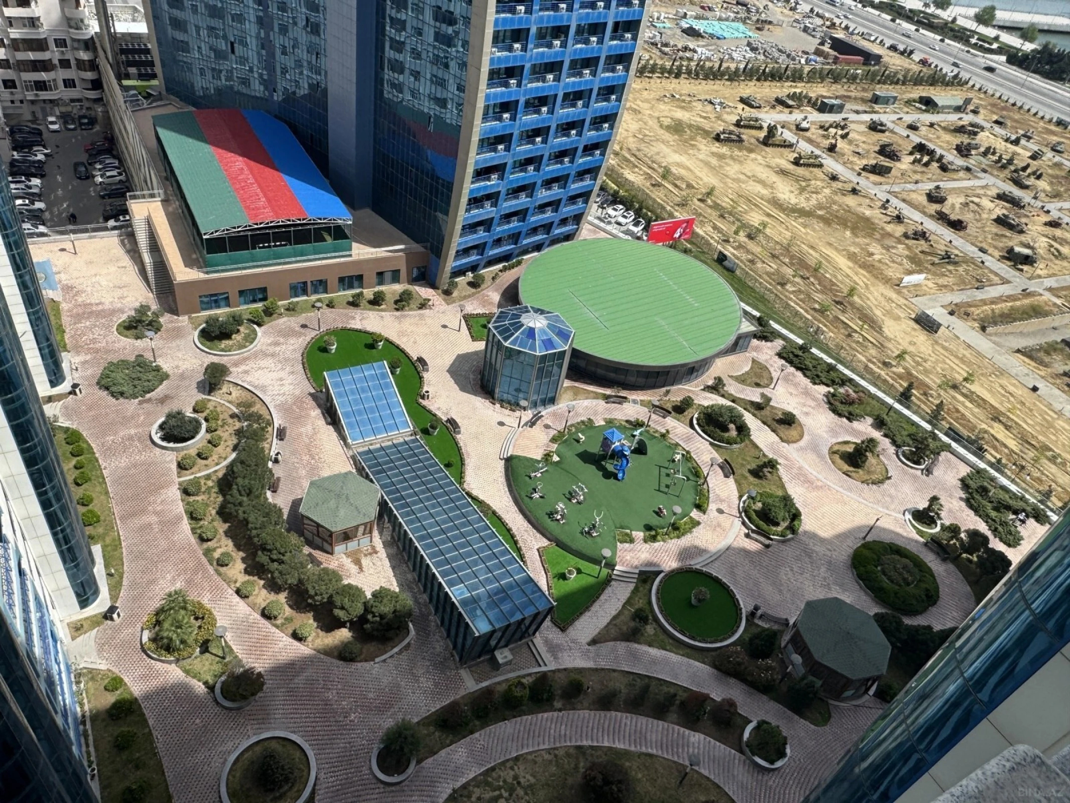 Kirayə verilir 3 otaqlı mənzil 195 m²