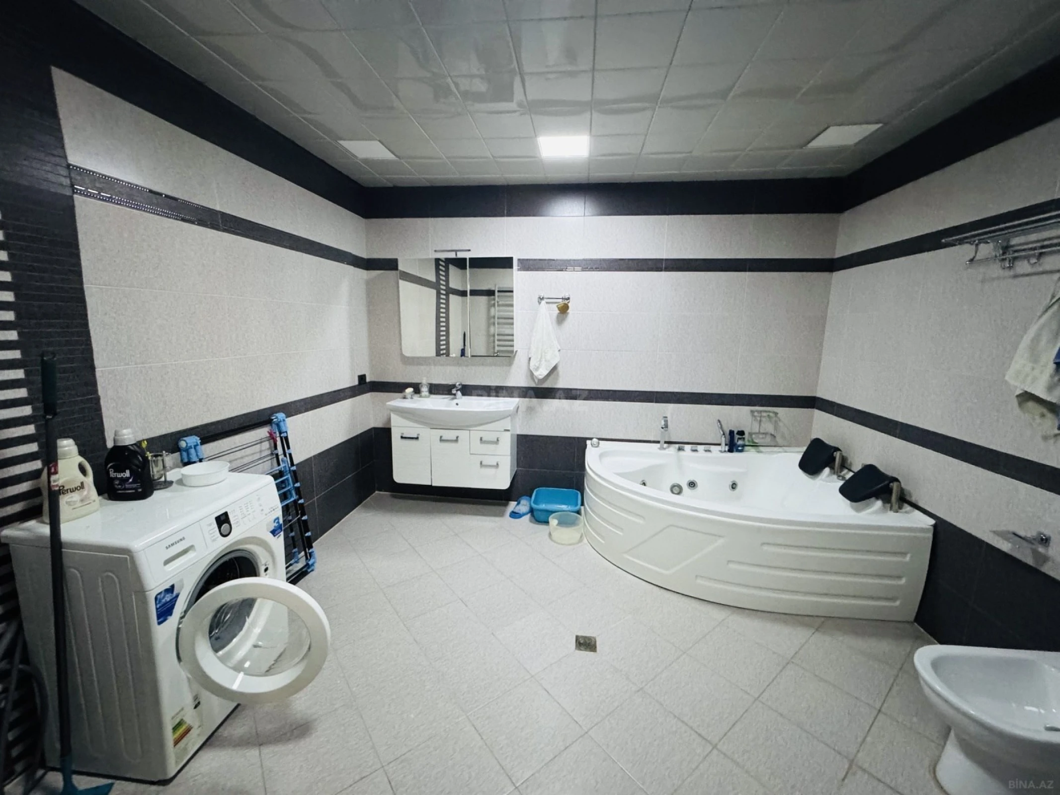 Kirayə verilir 3 otaqlı mənzil 195 m²