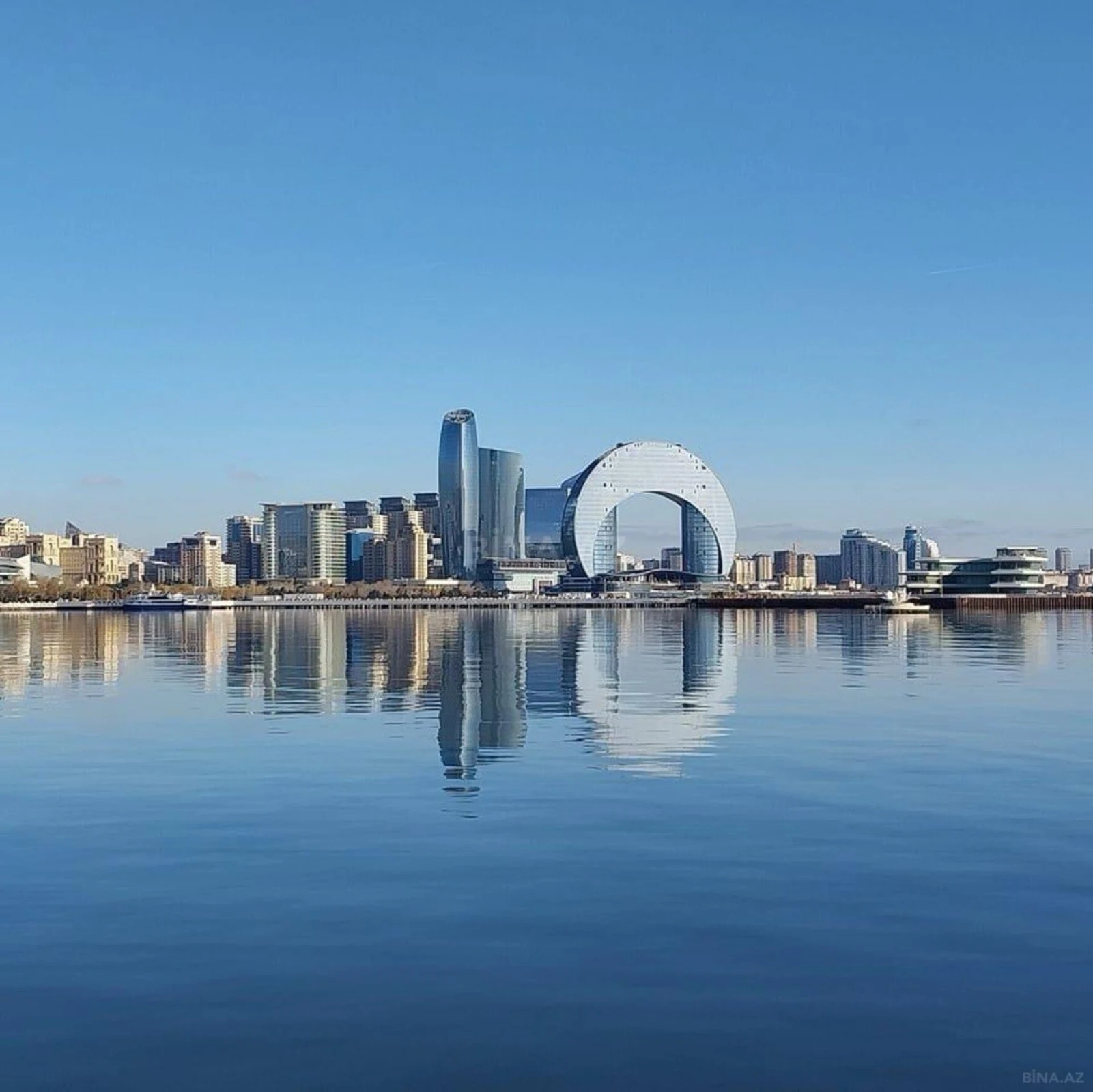 Kirayə verilir 3 otaqlı mənzil 195 m²