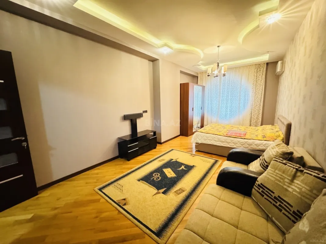 Kirayə verilir 3 otaqlı mənzil 195 m²