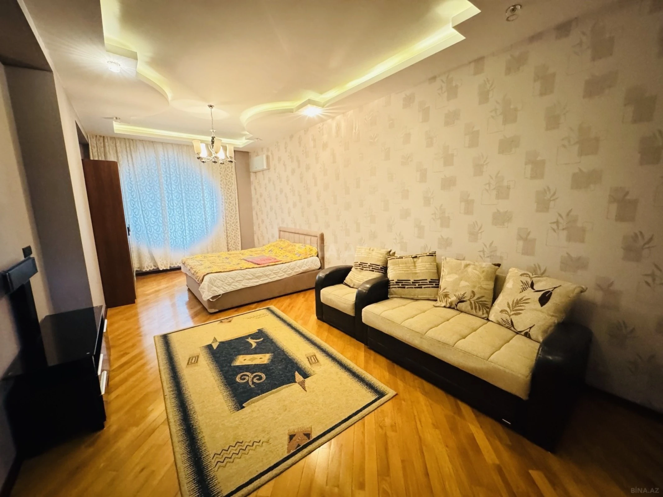 Kirayə verilir 3 otaqlı mənzil 195 m²