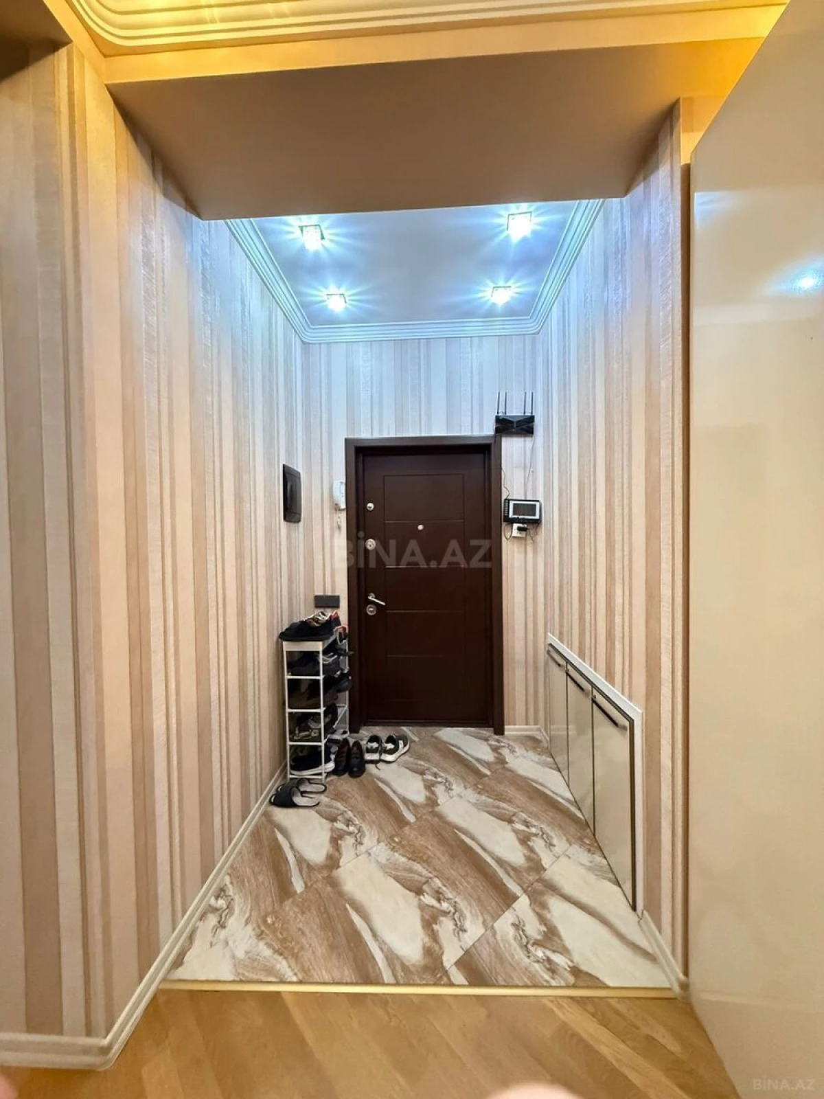 Satılır 3 otaqlı mənzil 125 m²