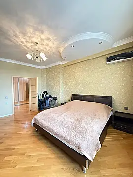 Satılır 3 otaqlı mənzil 125 m²