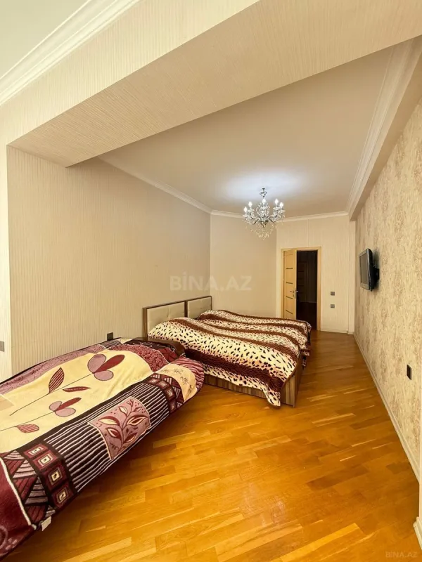 Satılır 3 otaqlı mənzil 125 m²
