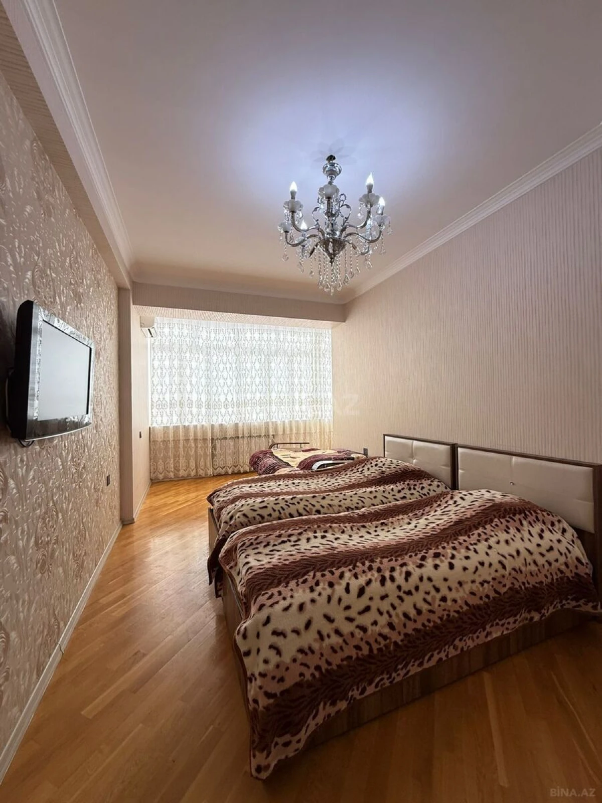 Satılır 3 otaqlı mənzil 125 m²