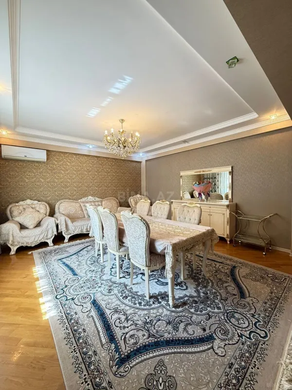 Satılır 3 otaqlı mənzil 125 m²
