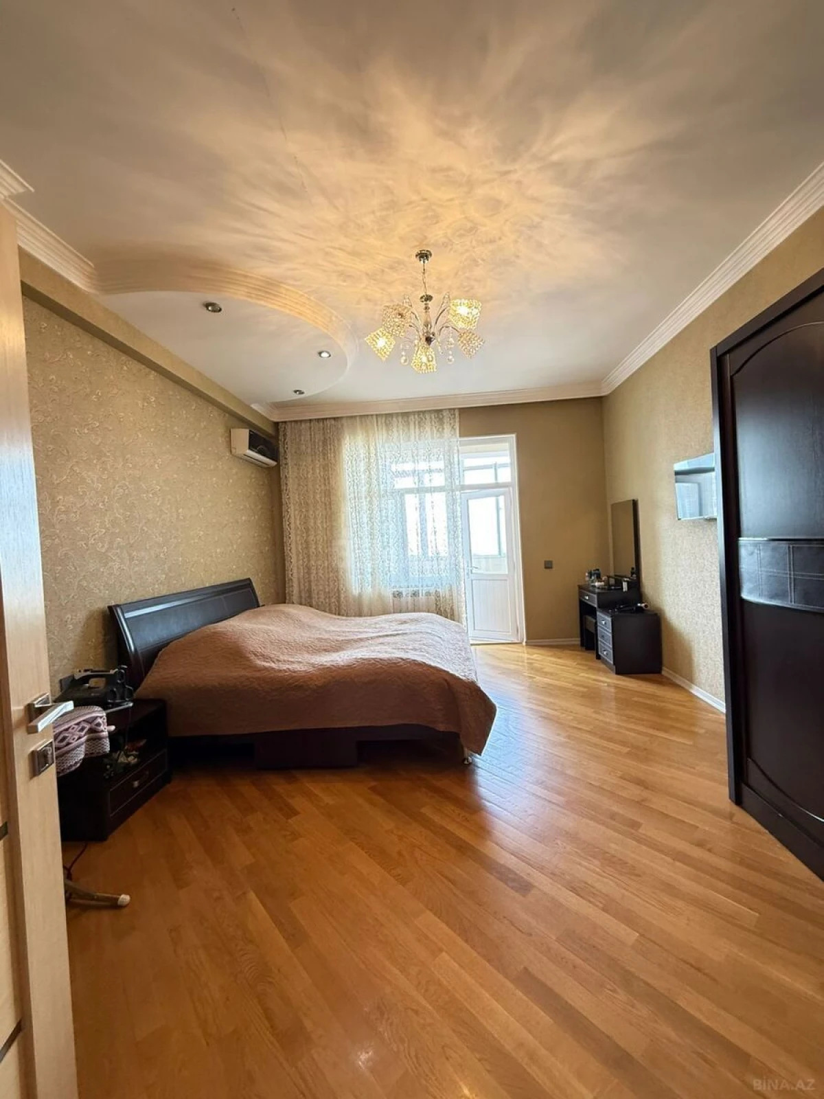 Satılır 3 otaqlı mənzil 125 m²