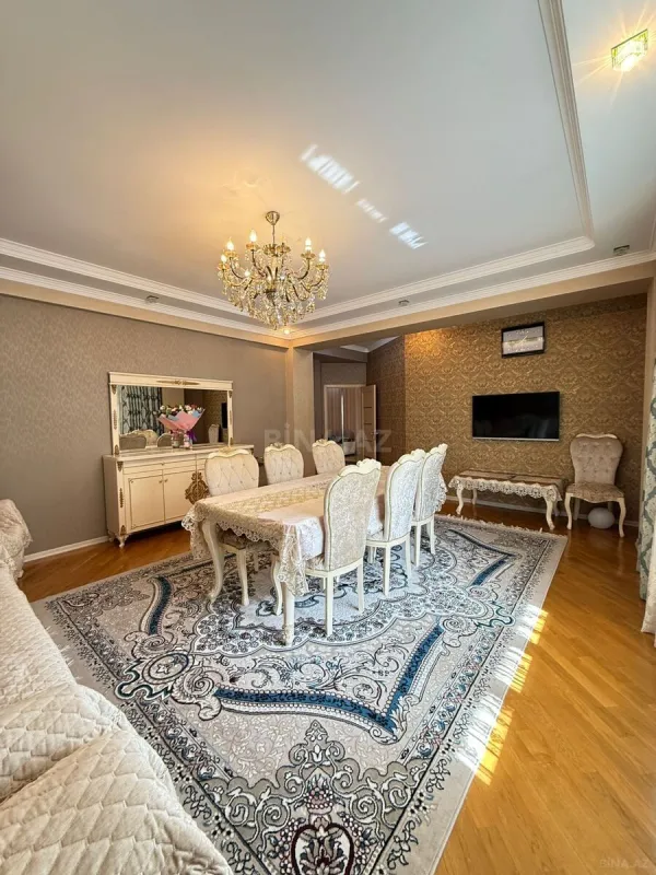 Satılır 3 otaqlı mənzil 125 m²
