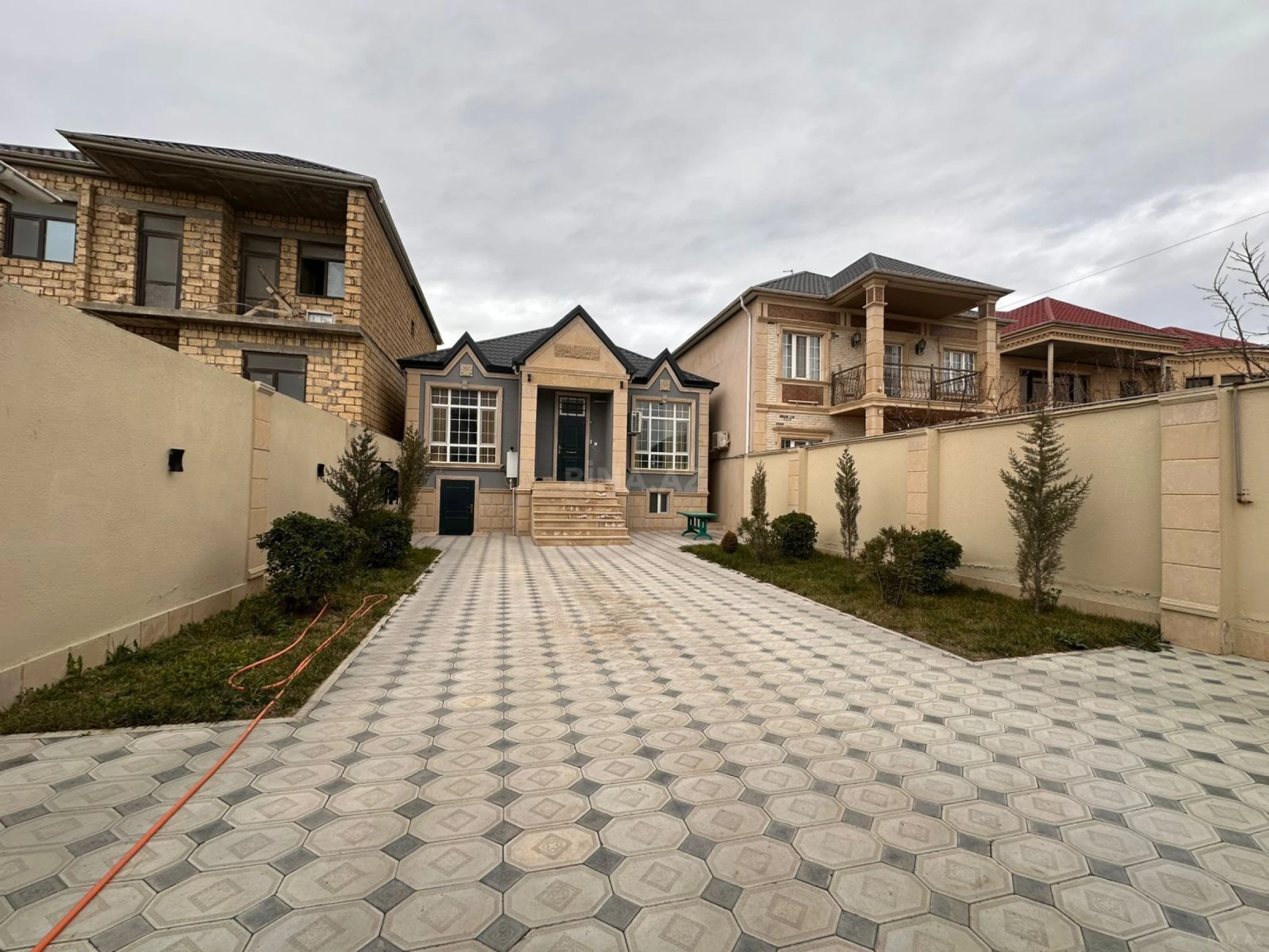 Satılır 4 otaqlı həyət evi 120 m²