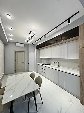 Satılır 3 otaqlı mənzil 143 m²