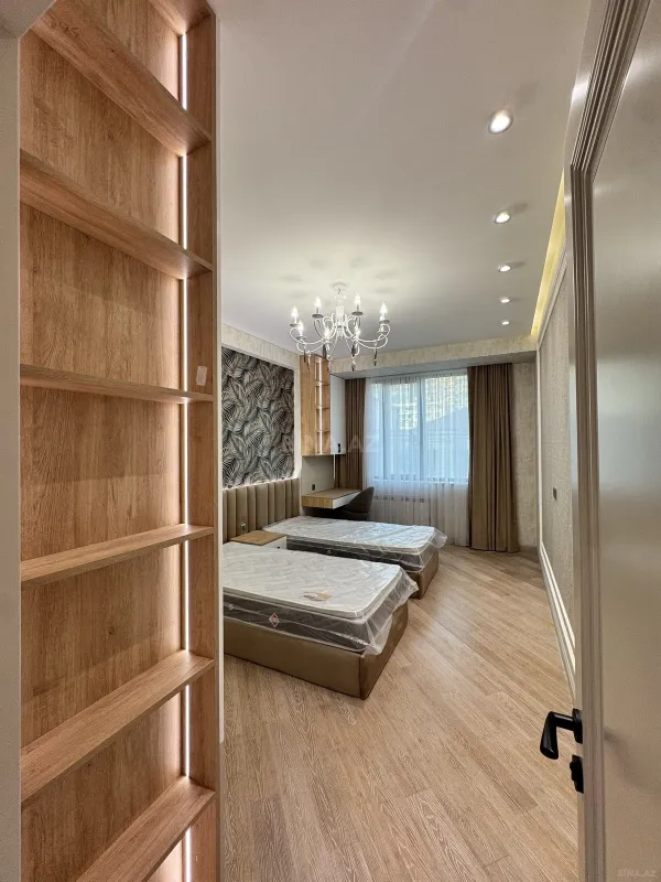 Satılır 3 otaqlı mənzil 143 m²
