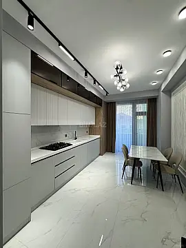 Satılır 3 otaqlı mənzil 143 m²