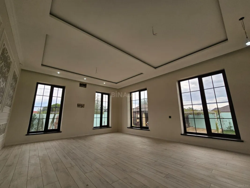 Satılır 11 otaqlı həyət evi 450 m²