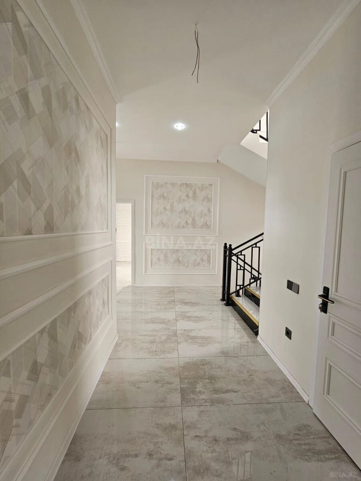 Satılır 11 otaqlı həyət evi 450 m²