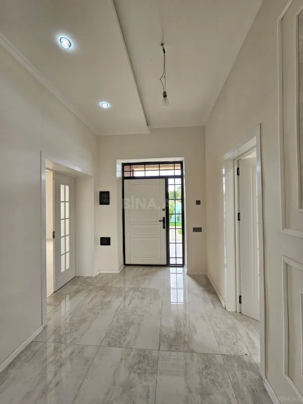 Satılır 11 otaqlı həyət evi 450 m²