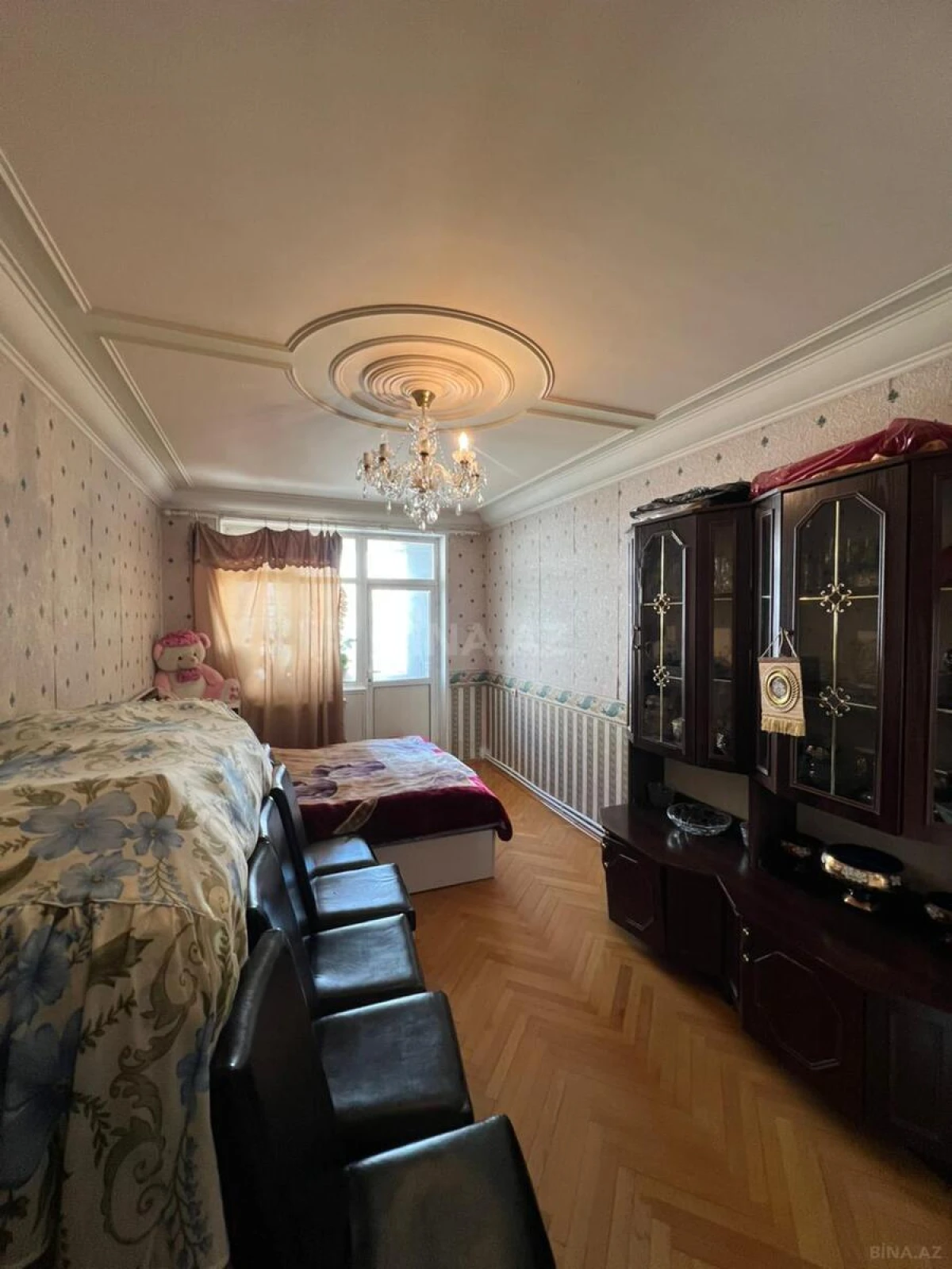 Satılır 5 otaqlı mənzil 140 m²