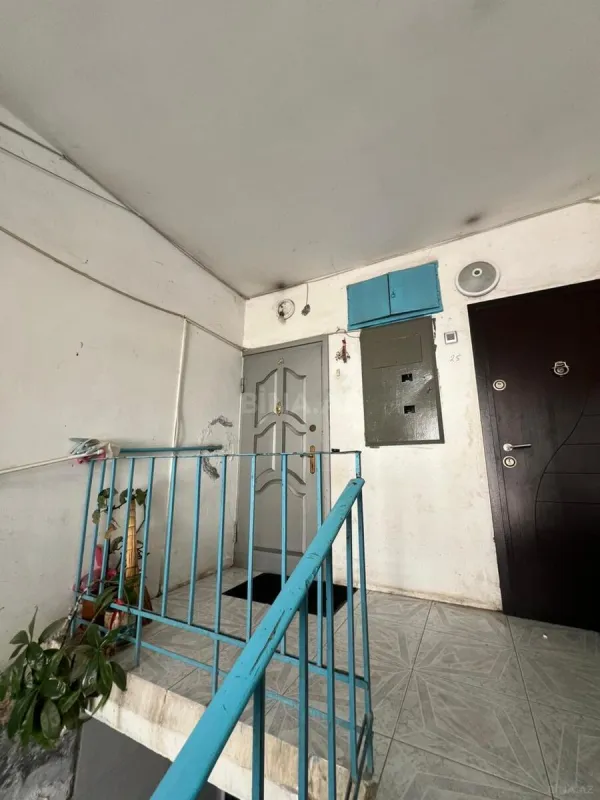 Satılır 5 otaqlı mənzil 140 m²
