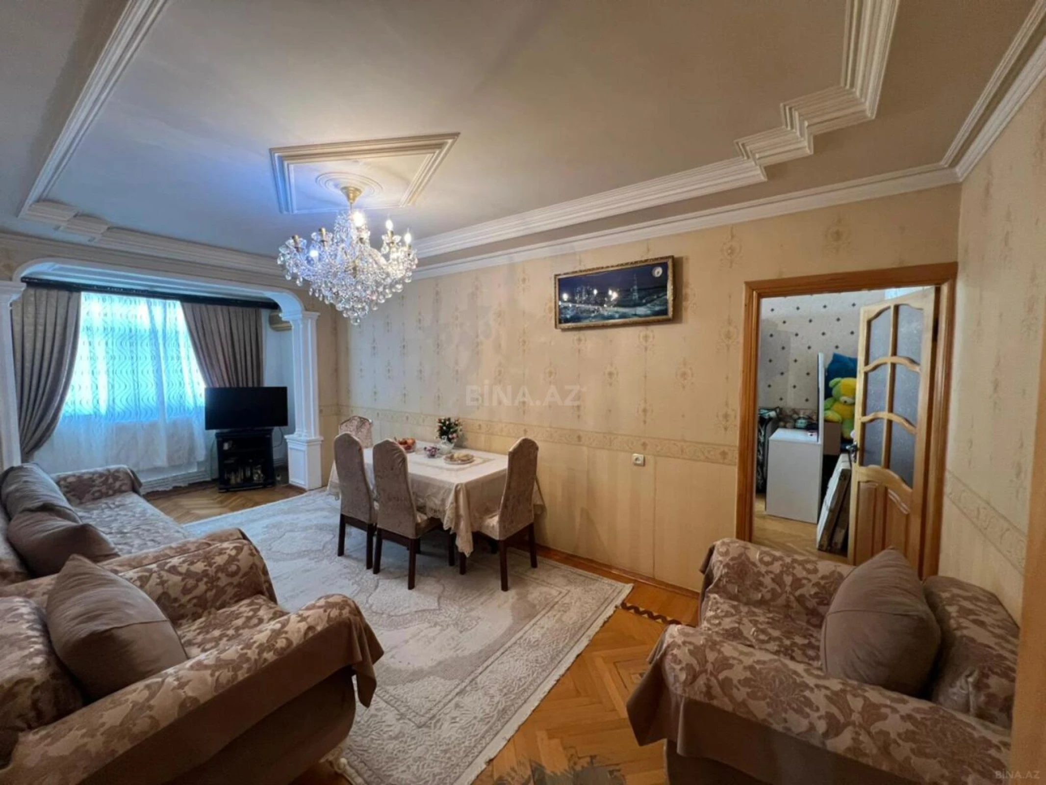 Satılır 5 otaqlı mənzil 140 m²