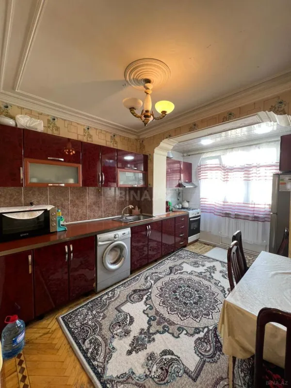 Satılır 5 otaqlı mənzil 140 m²