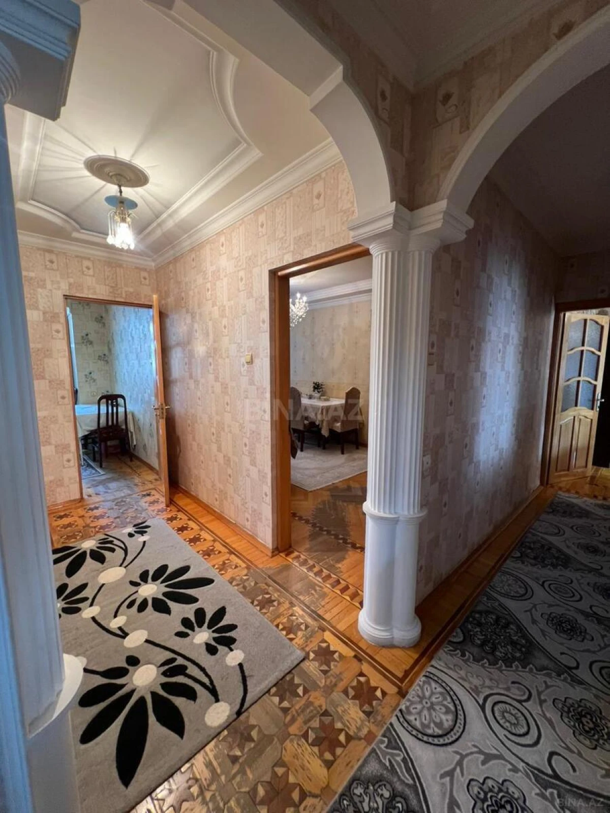 Satılır 5 otaqlı mənzil 140 m²