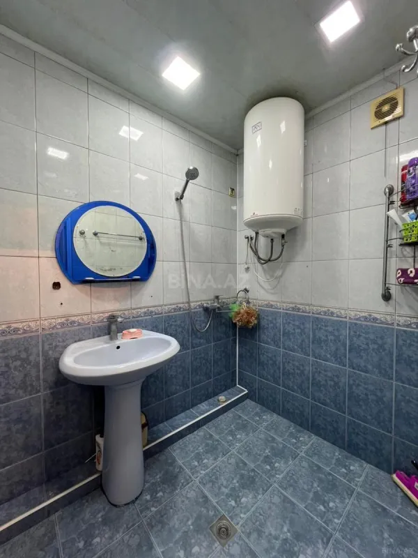 Satılır 5 otaqlı mənzil 140 m²