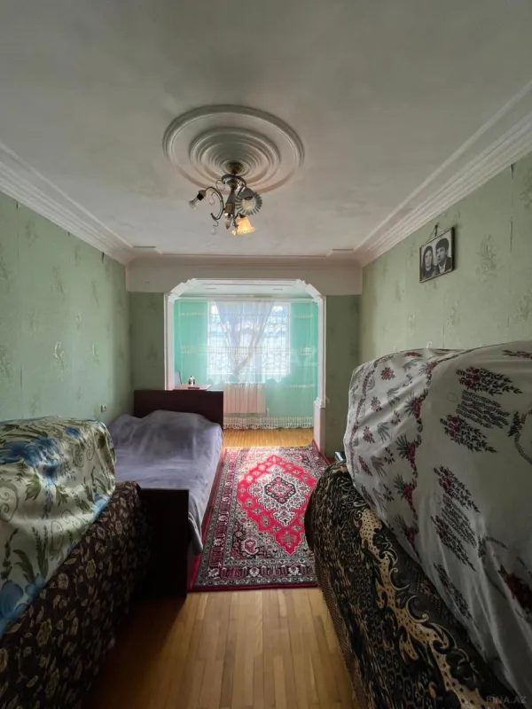 Satılır 5 otaqlı mənzil 140 m²