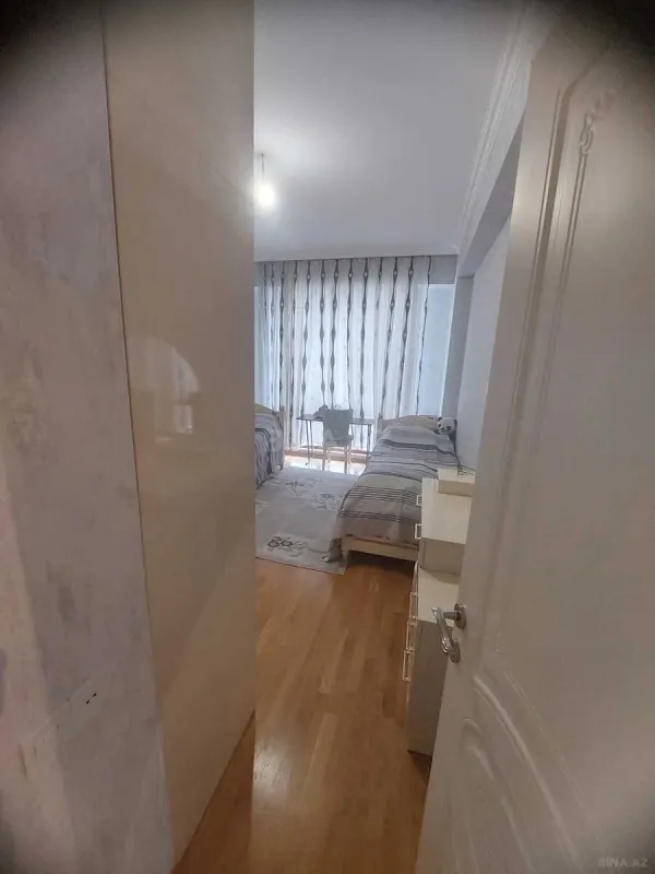 Satılır 2 otaqlı mənzil 74 m²